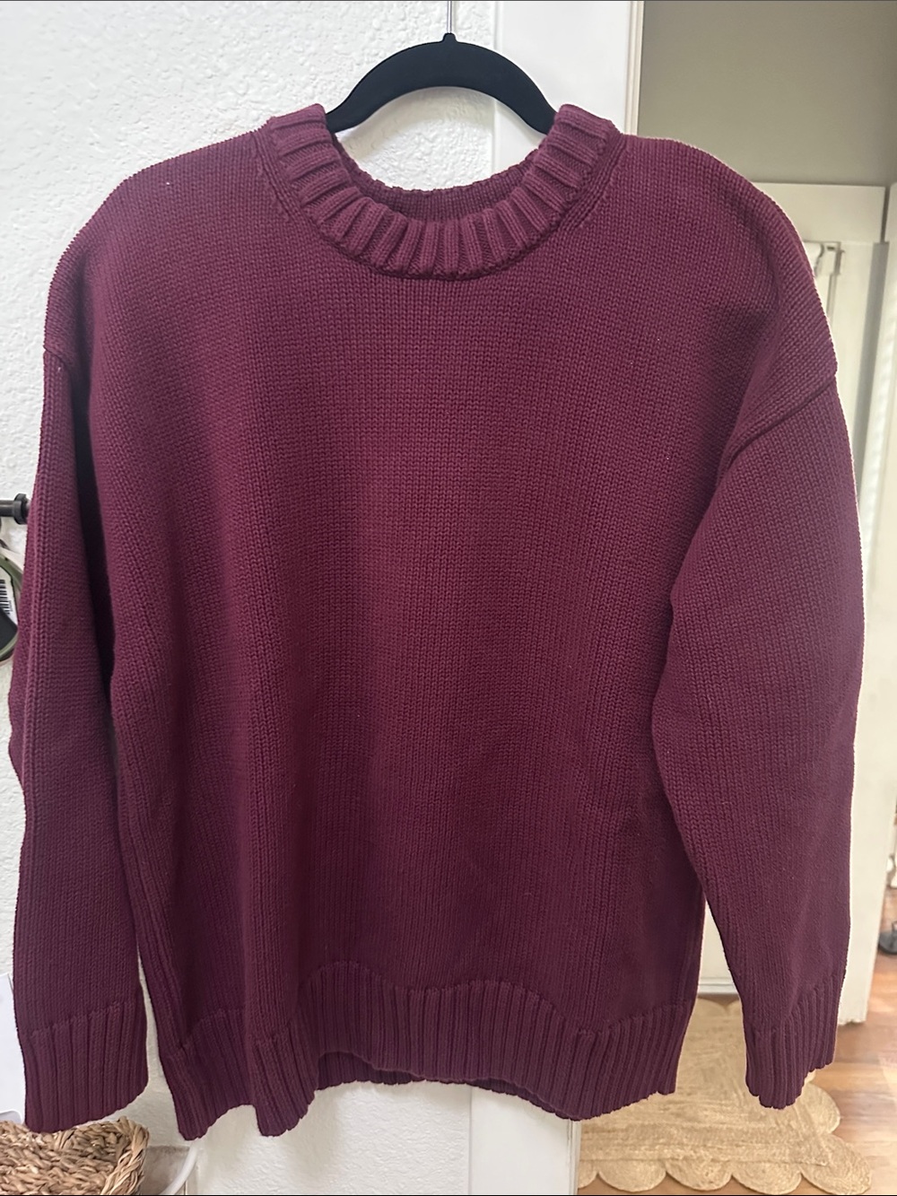 GAP crewneck 100 percent cotton sweater size M.